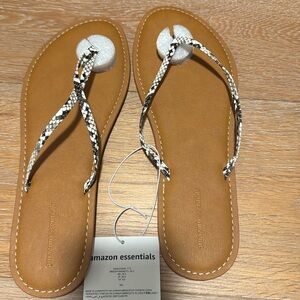 Amazon Essentials Women's snake print Thong Sandals